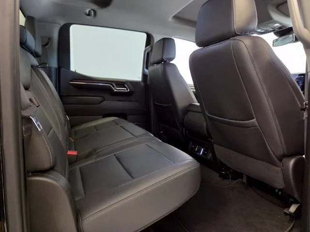 Used 2024 Onyx Black GMC SLT image 15
