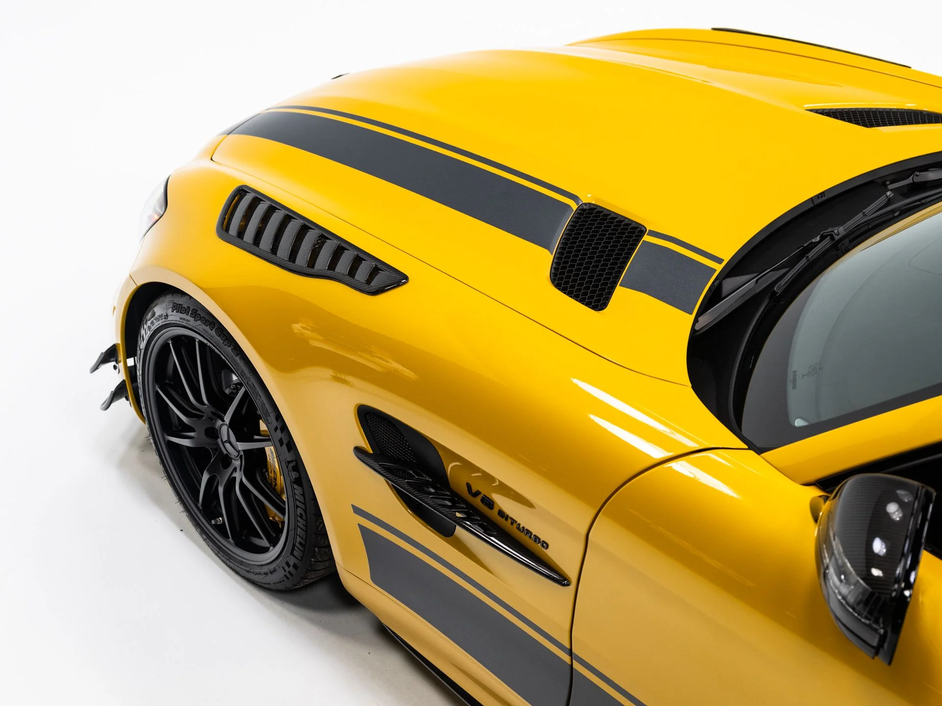 Used 2020 AMG Solarbeam Yellow Metallic Mercedes-Benz R image 16