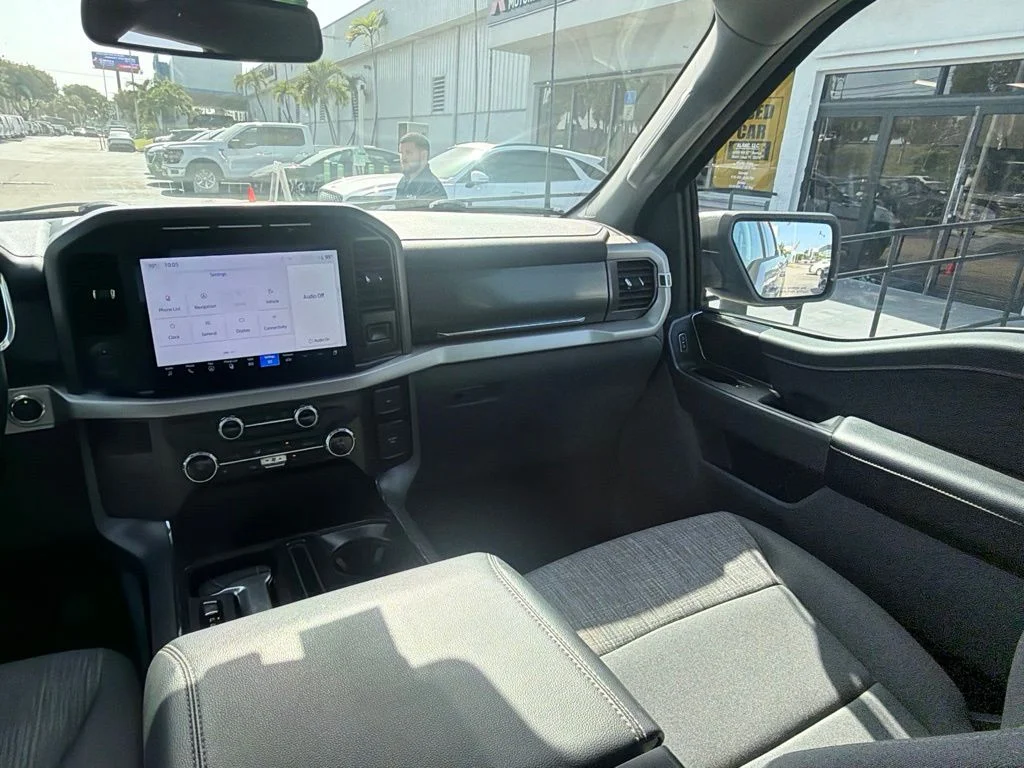 Used 2023 Silver Metallic Ford XLT image 11