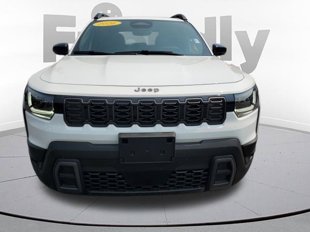 New 2026 Bright White Clear-Coat Exterior Paint Jeep Limited image 8