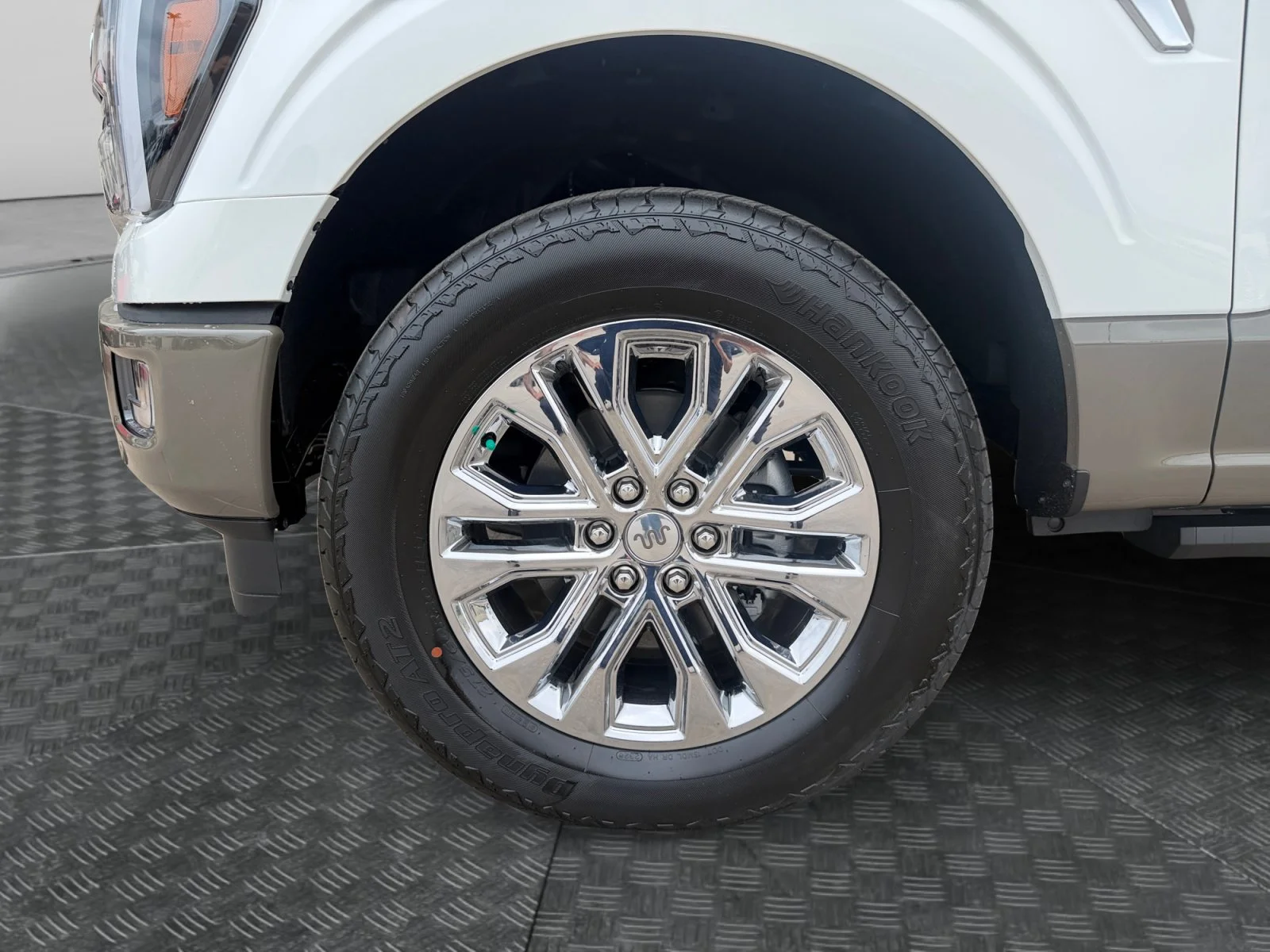 New 2026 Star White Metallic Tri-Coat Ford King Ranch image 9
