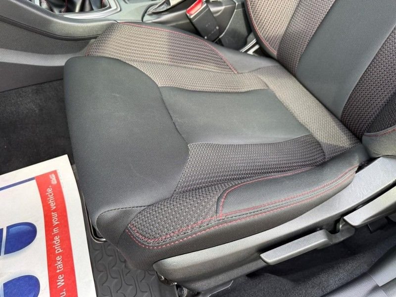 Used 2023 Ice Silver Metallic Subaru Premium image 17