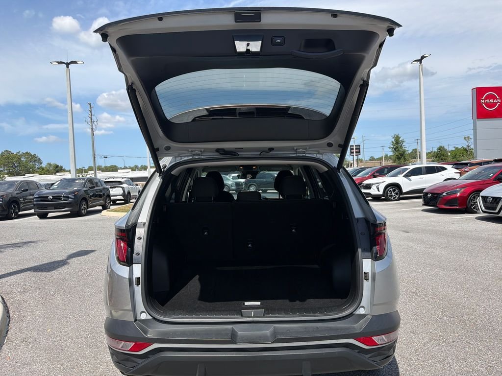 Used 2024 Silver Hyundai SEL image 9