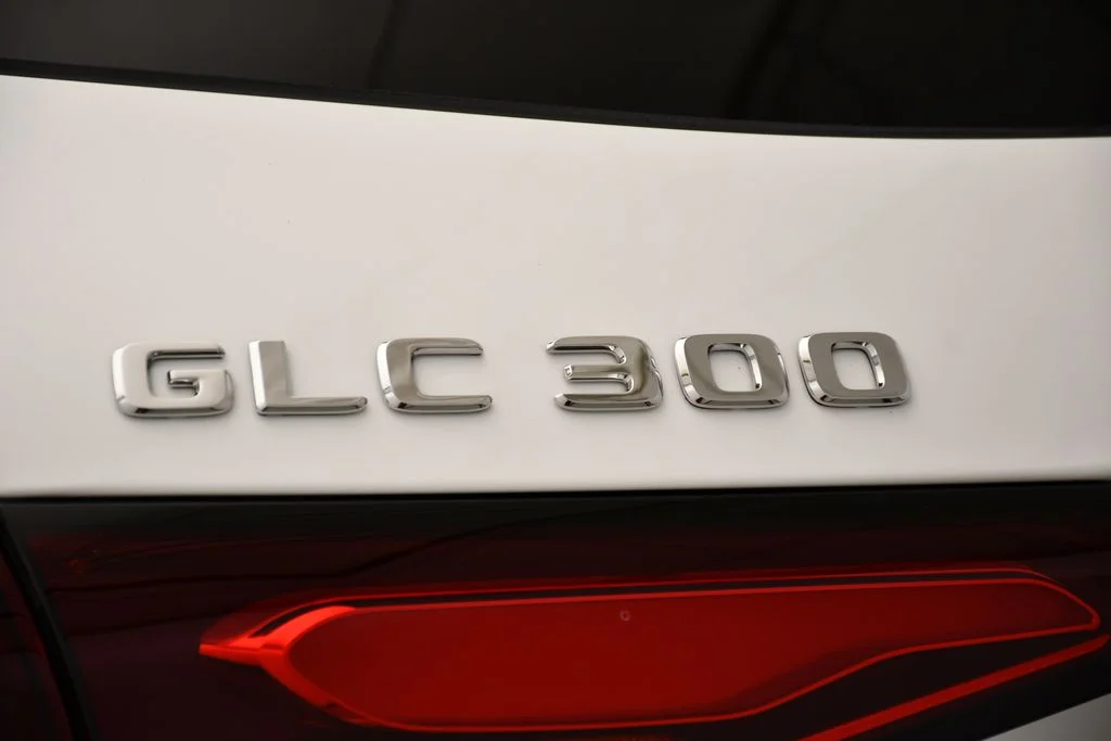 Certified Used 2026 Polar White Mercedes-Benz GLC 300 image 9