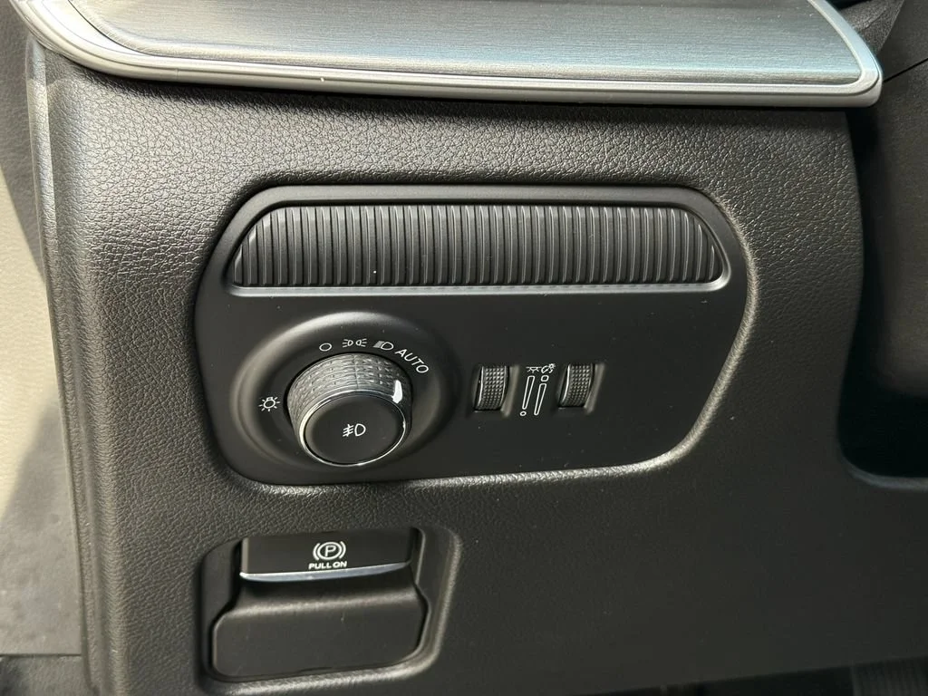 Used 2025 Black Jeep Series II image 25