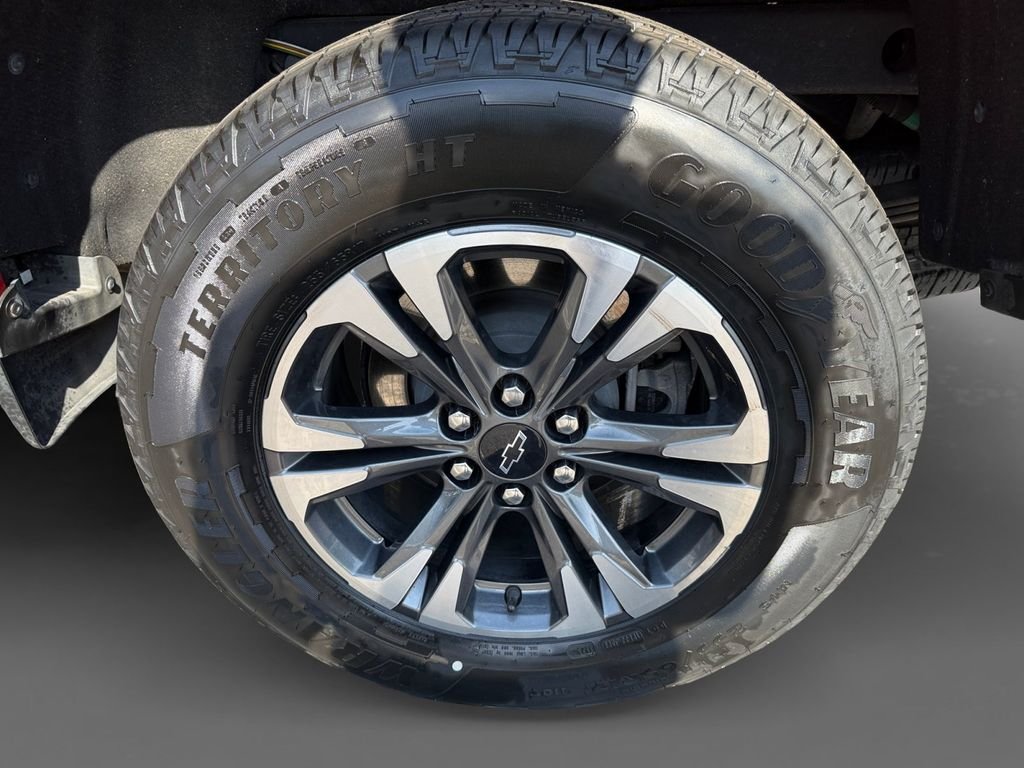 Used 2021 Red Chevrolet Z71 image 8