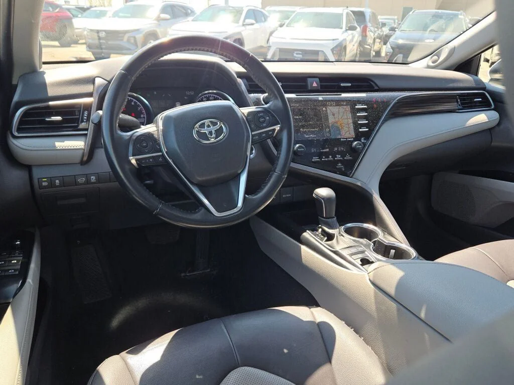 Used 2020 Beige Toyota XLE image 18