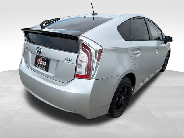 Used 2013 Silver Toyota Three image 7