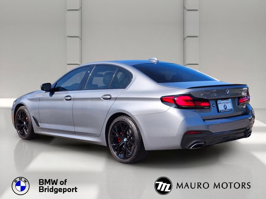 Used 2023 Gray BMW 540i xDrive image 4