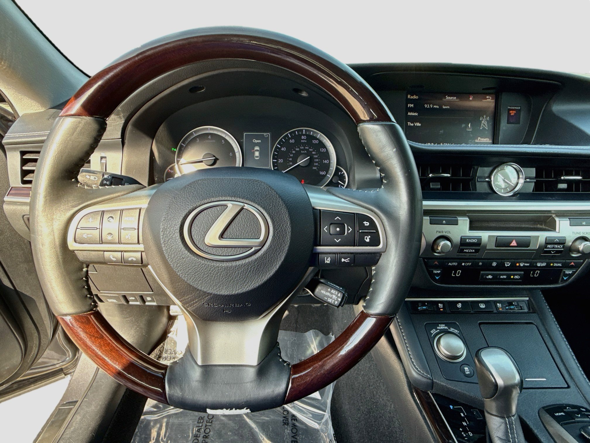 Used 2018 Nebula Gray Pearl Lexus Base image 11