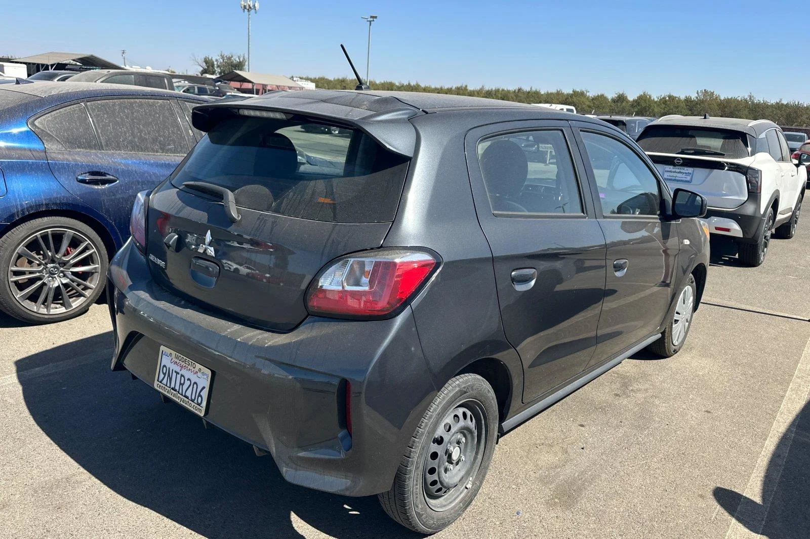 Used 2024 GRAY MITSUBISHI 4DR image 4