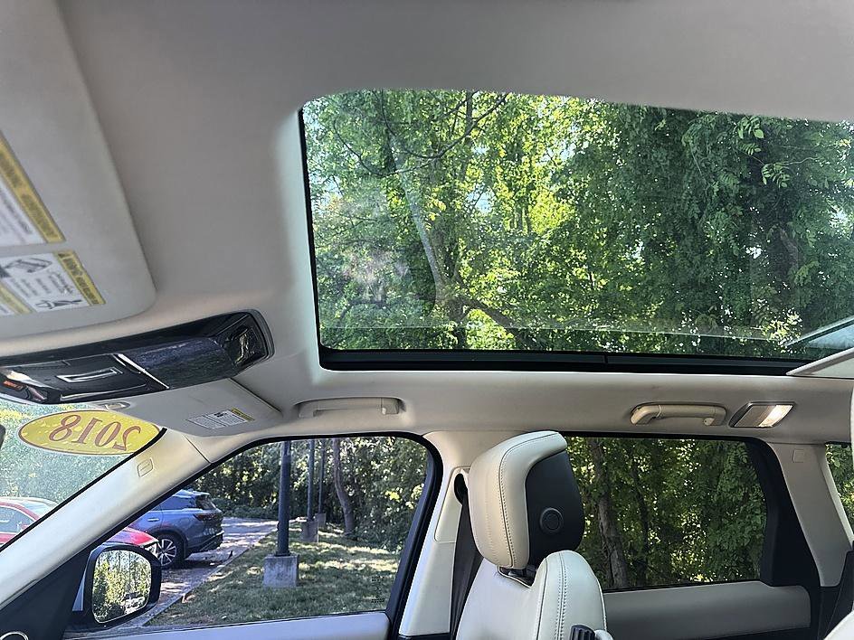Used 2018 Fuji White Land Rover HSE image 20