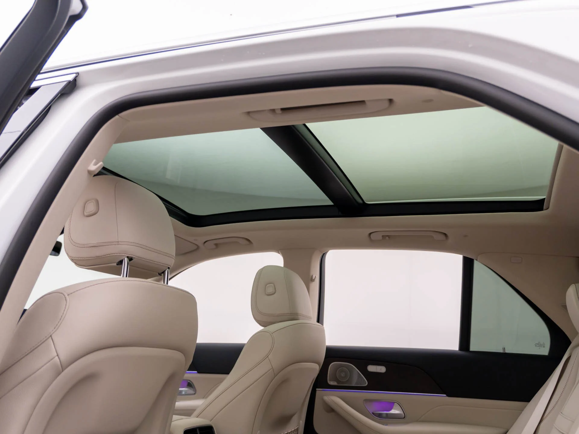 New 2027 White Mercedes-Benz GLE 350 image 19