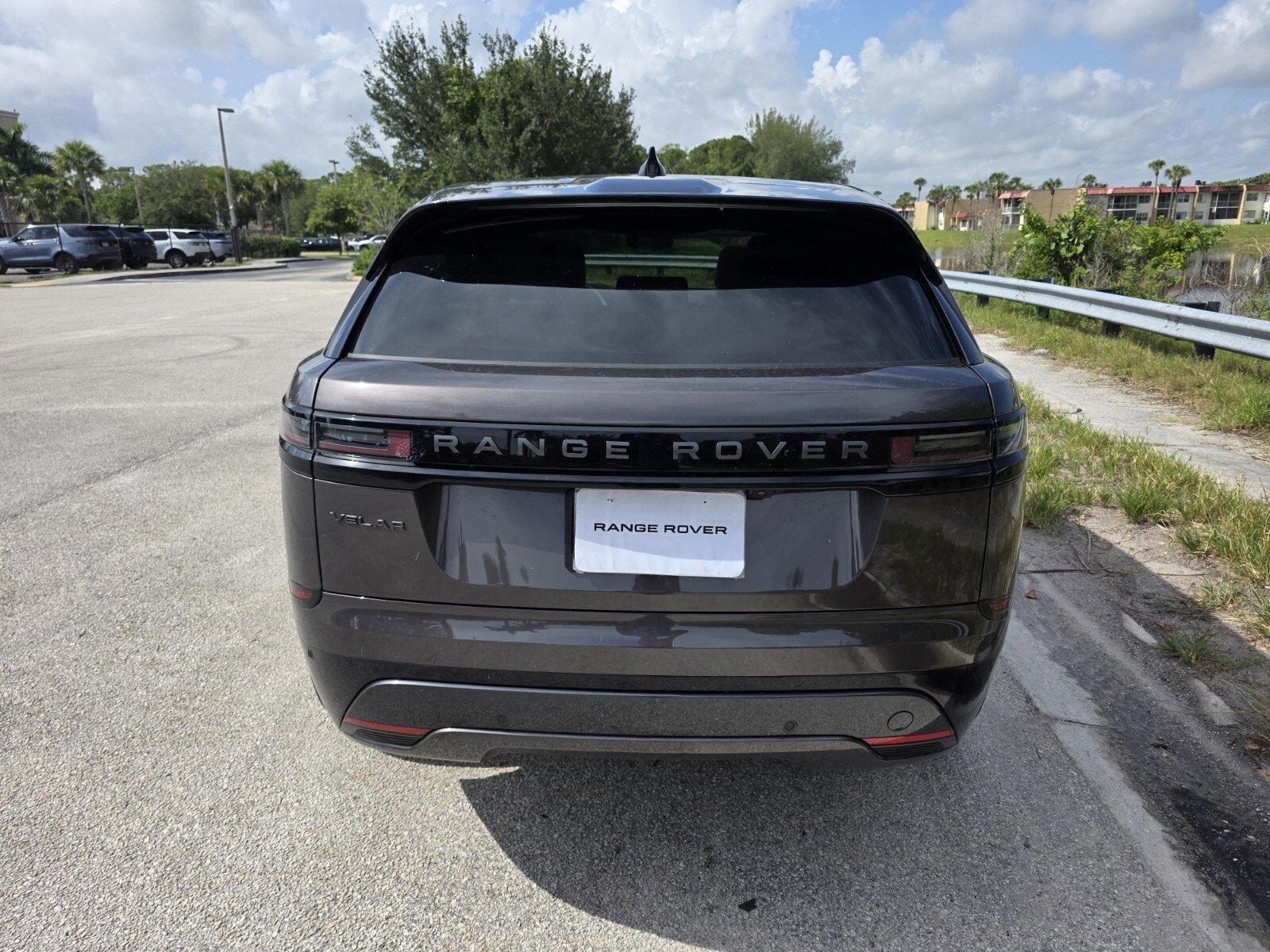 New 2026 Charente Grey Land Rover P250 Belgravia Edition image 6