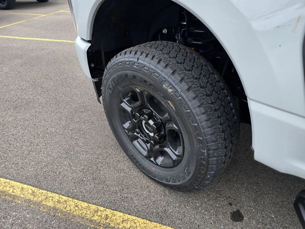 New 2026 Avalanche Ford F-350® XL image 9