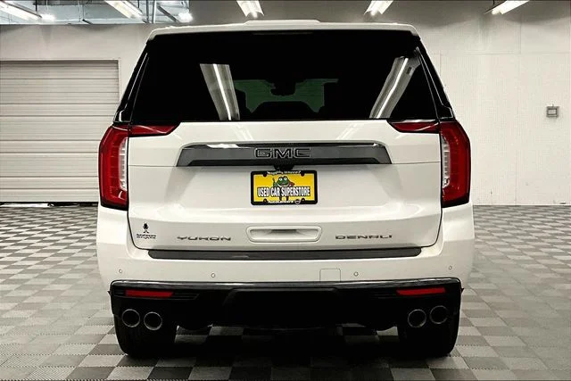 Used 2023 White Frost Tricoat GMC Denali Ultimate image 5