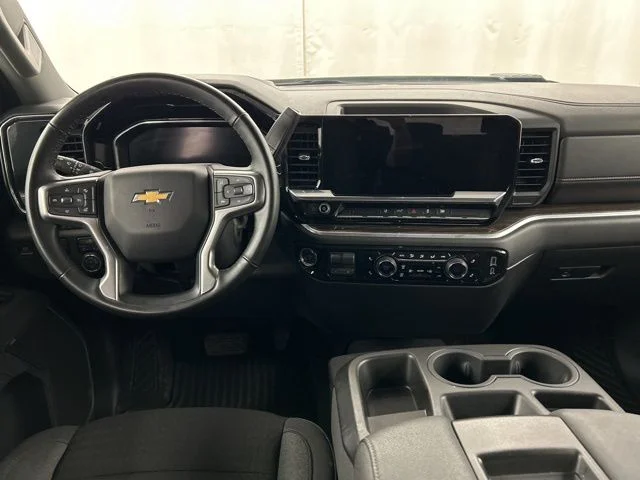 Used 2025 White Chevrolet LT image 21