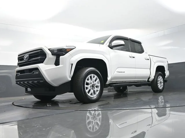 Used 2024 White Toyota SR5 image 32