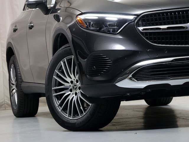 New 2027 Graphite Grey Metallic Mercedes-Benz GLC 300 image 4