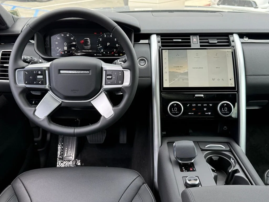 Certified Used 2025  Land Rover S image 25