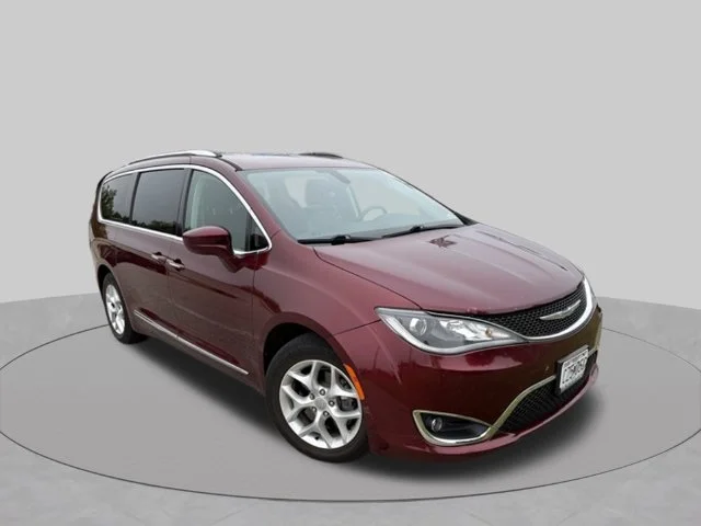 Used 2017 Red Chrysler Touring L Plus image 2