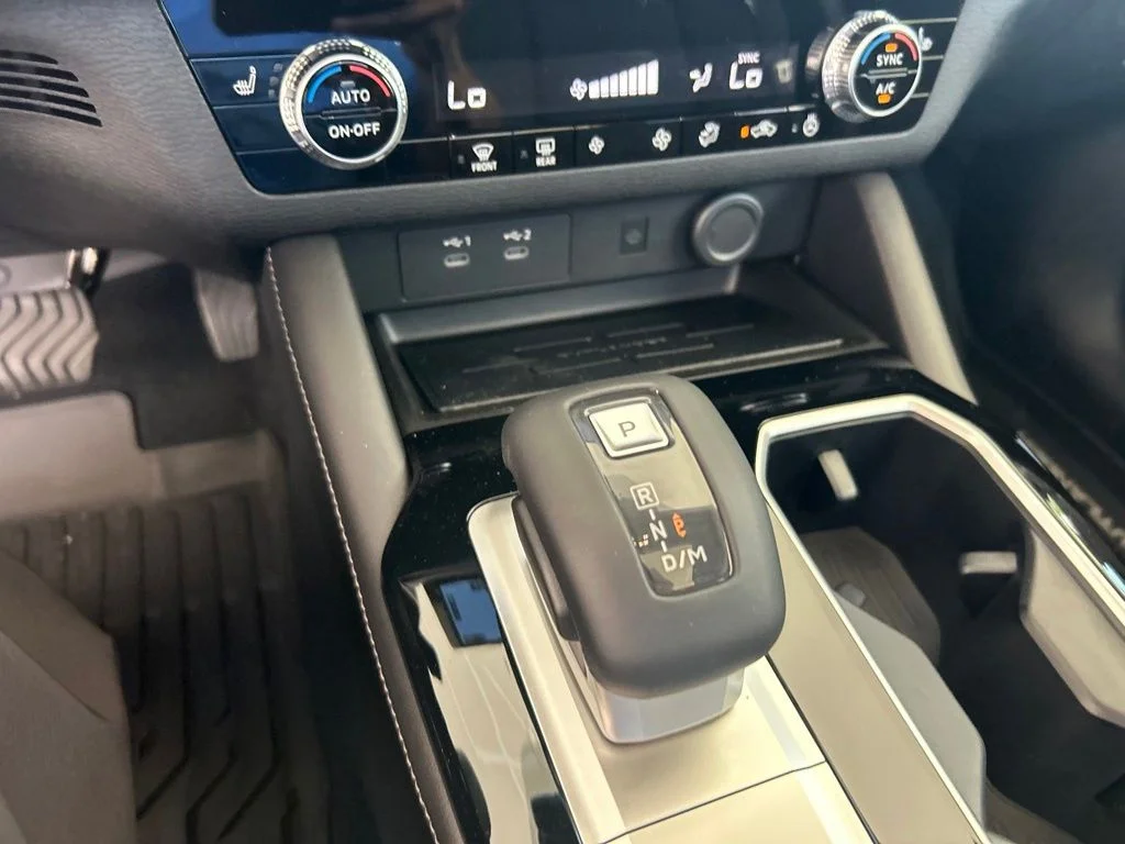 New 2026 Black Mitsubishi SE image 14