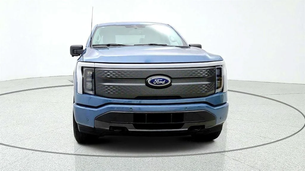 Used 2023 Azure Gray Metallic Tri-Coat Ford XLT 4WD SuperCrew 5.5