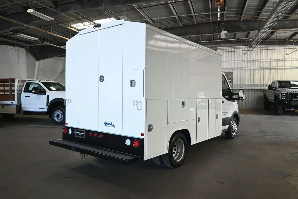 New 2025 Oxford White Ford Base image 8