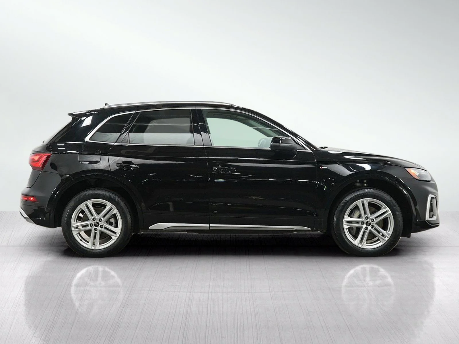 Used 2024 Mythos Black Metallic Audi 55 Premium image 6