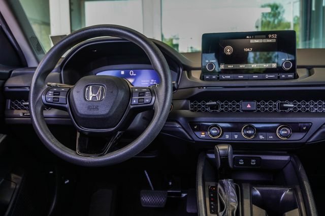 Used 2023 White Honda EX image 16