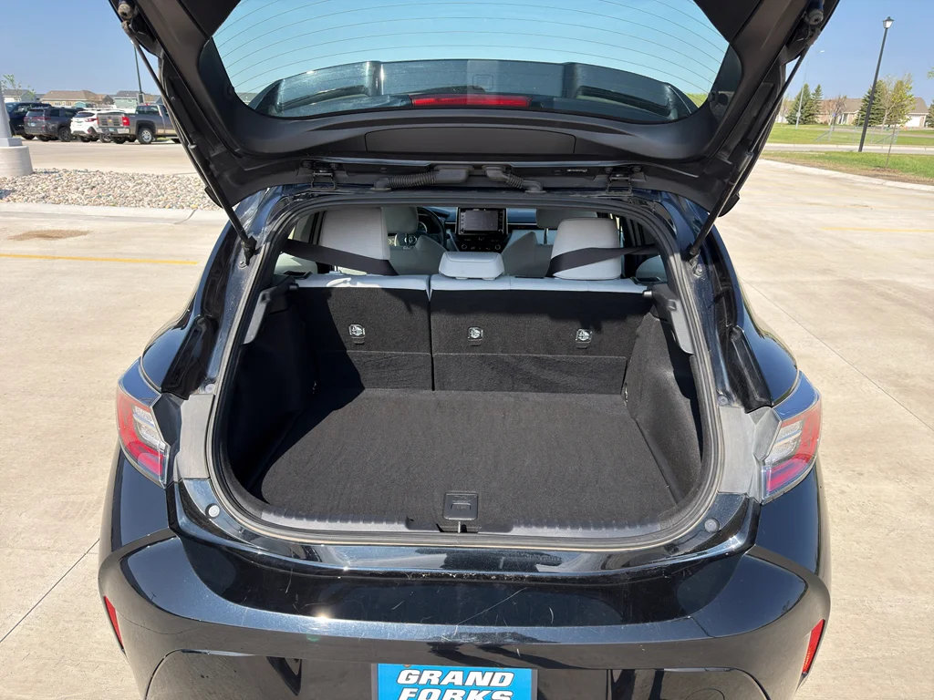 Used 2019 Midnight Black Metallic Toyota SE image 7