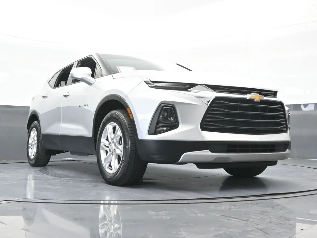 Used 2019 Silver Ice Metallic Chevrolet L image 57