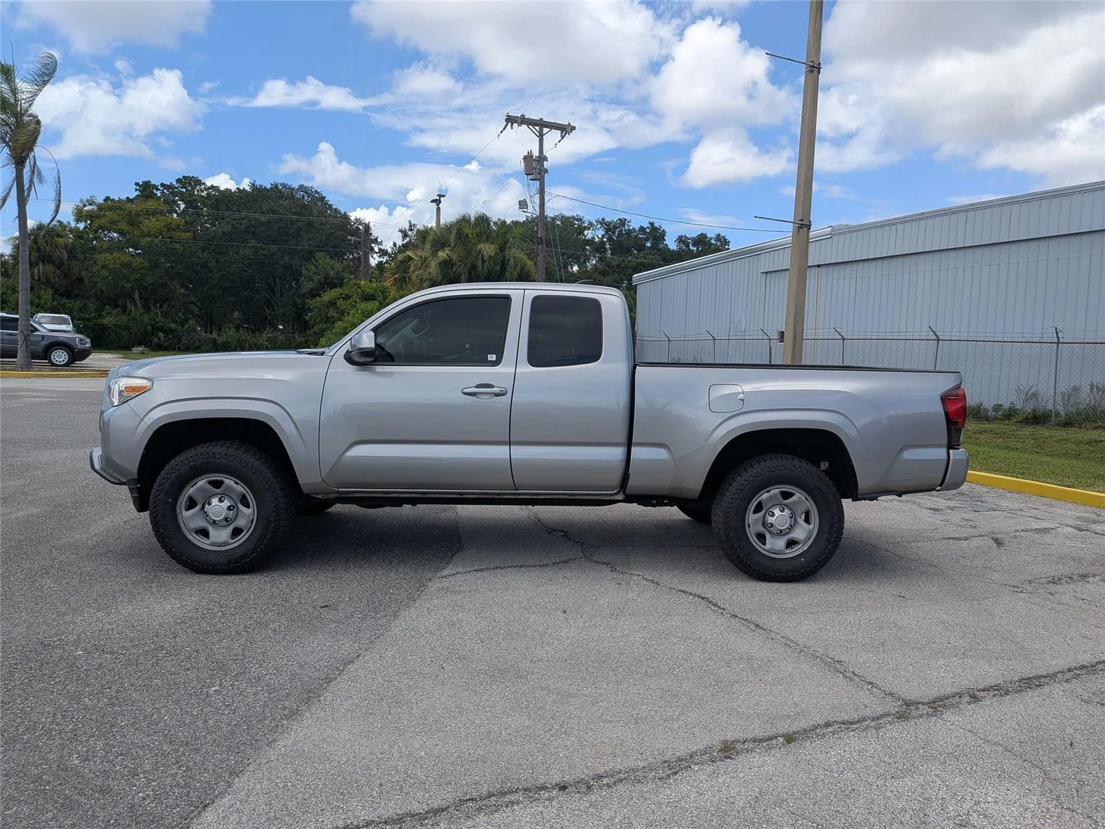 Used 2019 Silver Toyota SR image 6