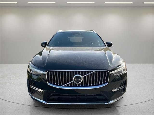 Used 2023  Volvo Plus Bright Theme image 8