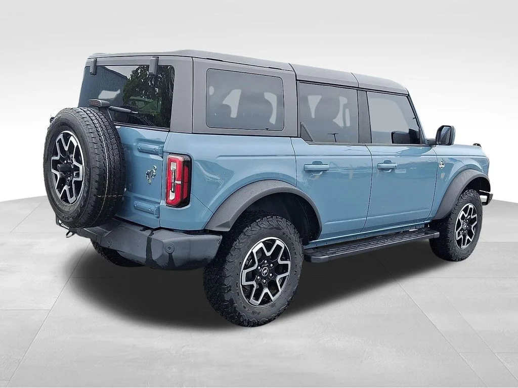 Used 2021  Ford Outer Banks image 4