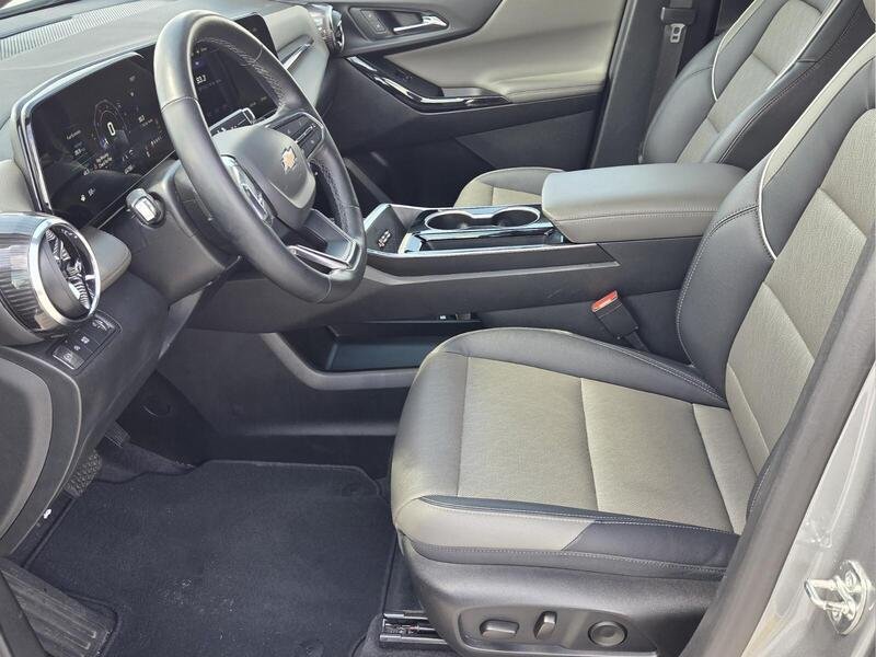 Used 2025 Sterling Gray Metallic CHEVROLET FWD 4DR LT W/1LT image 10