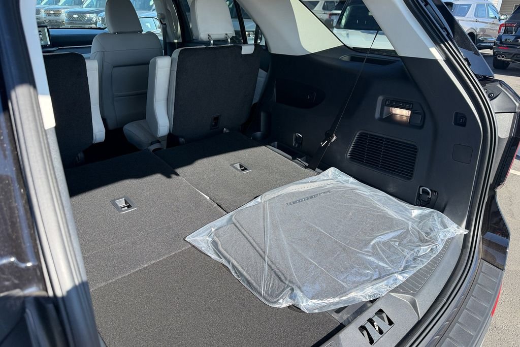 New 2026 Agate Black Metallic Ford Platinum™ image 24