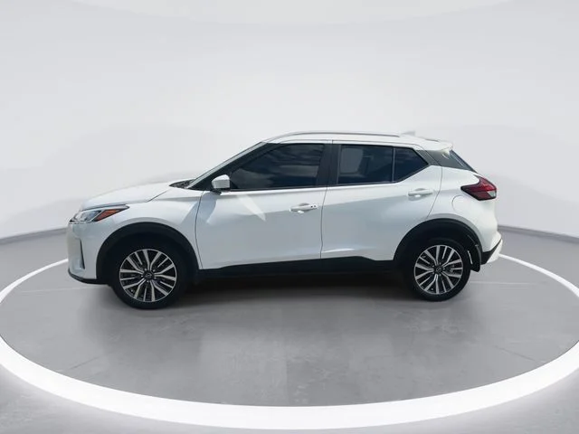 Used 2024 White Nissan SV image 5
