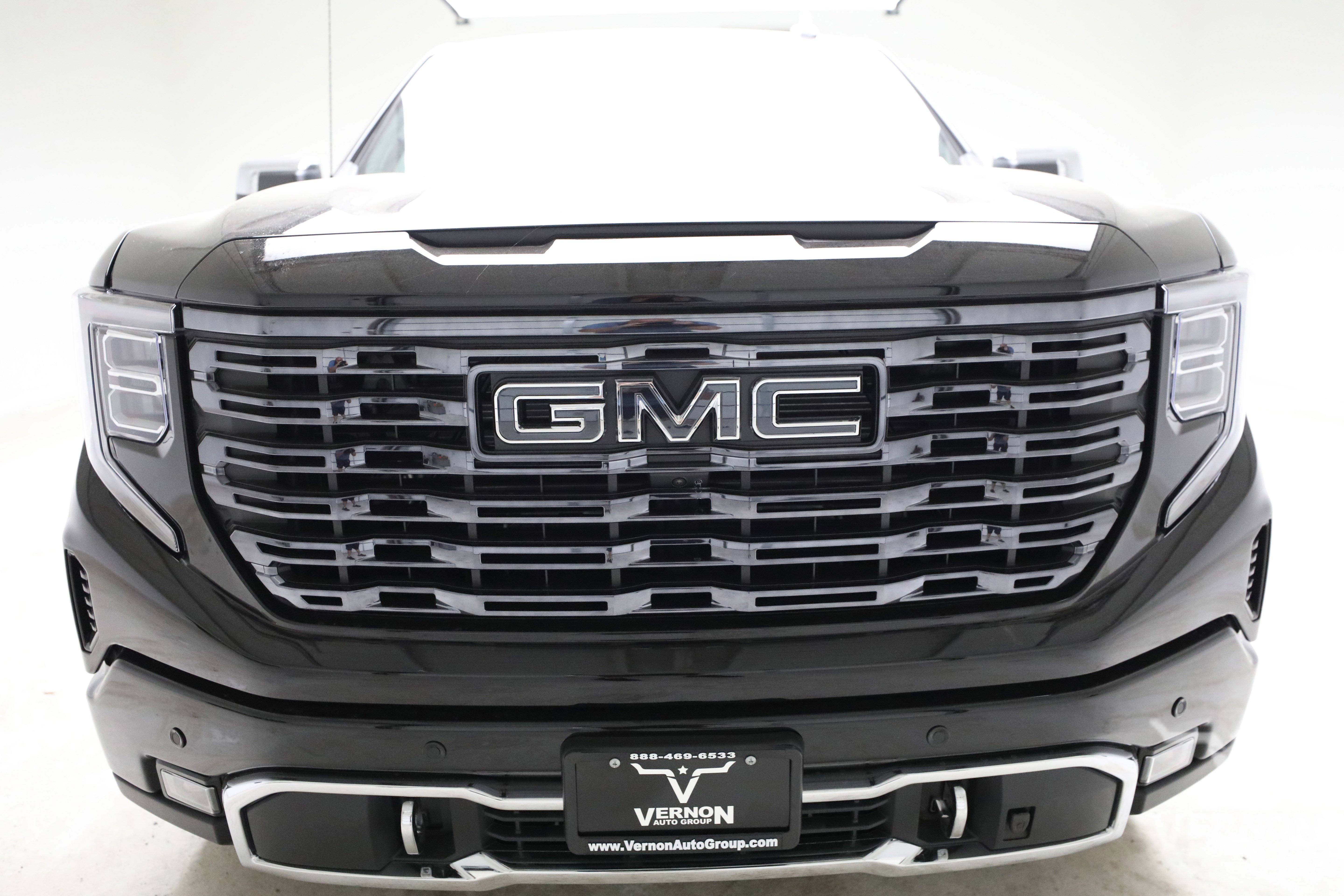 New 2026 Onyx Black GMC N image 8