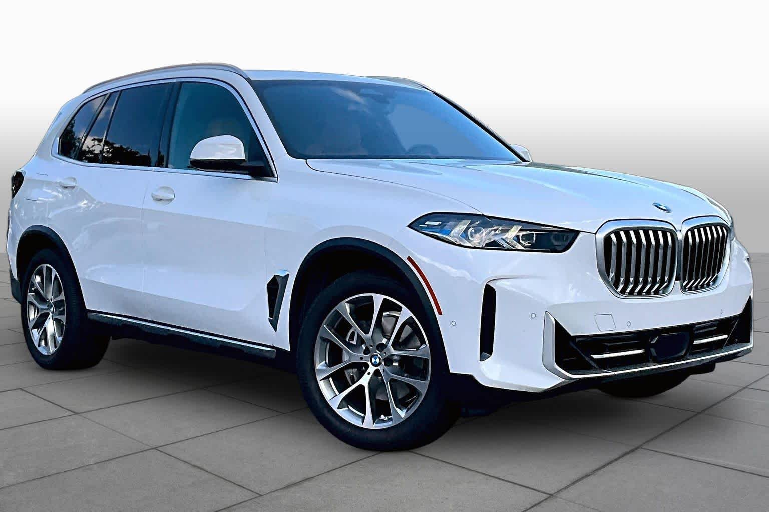 Certified Used 2024 Alpine White BMW sDrive40i image 3