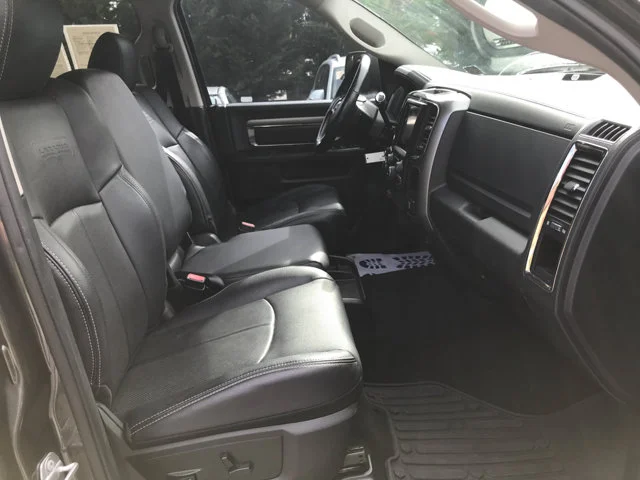 Used 2018 Granite Crystal Metallic Clearcoat Ram Laramie image 27