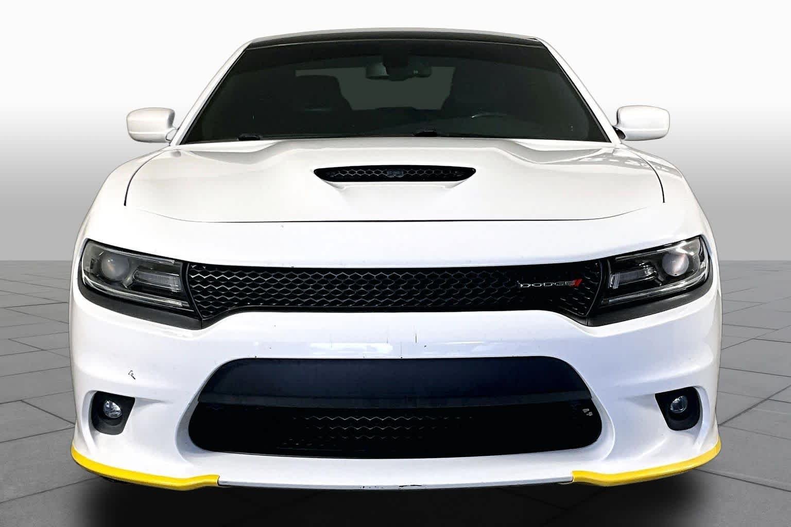 Used 2018 White Knuckle Clearcoat Dodge R/T image 4