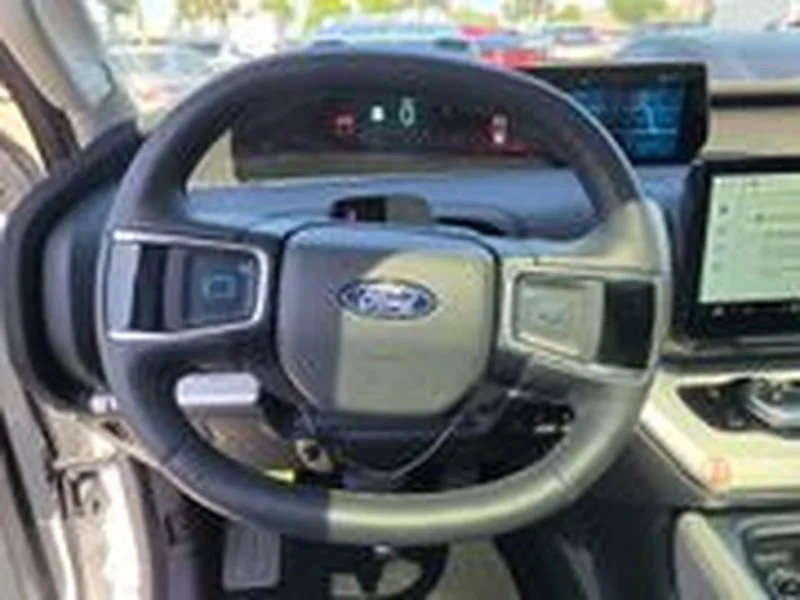 Used 2025 Glacier Gray Metallic TriCoat Ford Active image 8