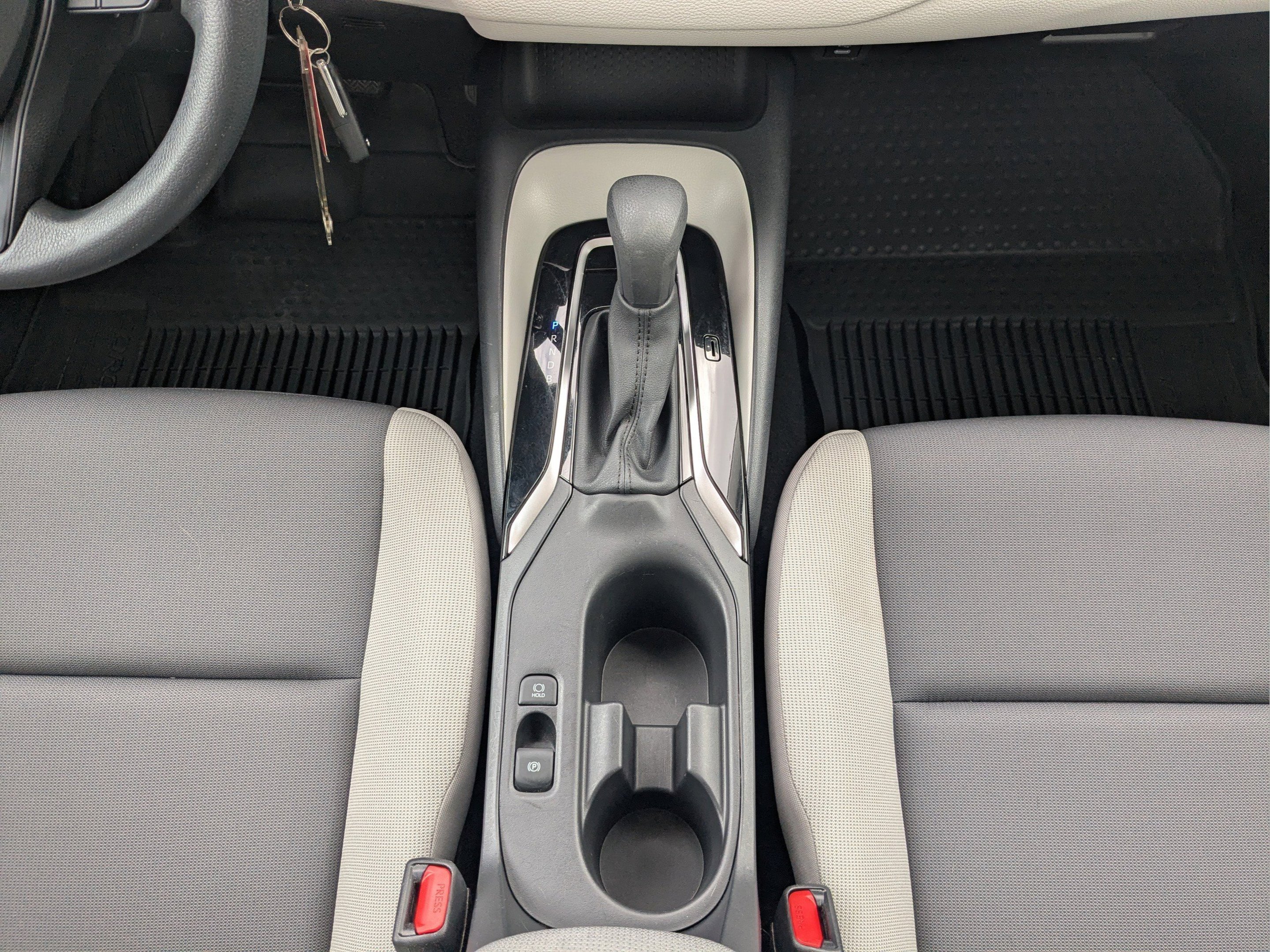 2024 Toyota Corolla LE - Photo 16