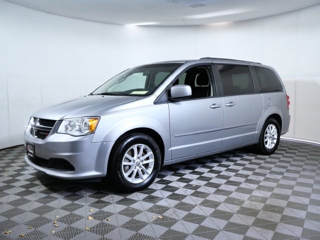 Used 2016 Silver Dodge SXT image 2