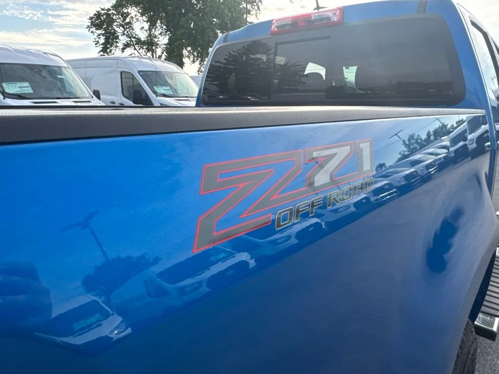 Used 2021 Blue Chevrolet Z71 image 41