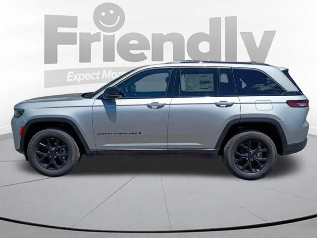 New 2026 Silver Zynith Exterior Paint Jeep Altitude image 8