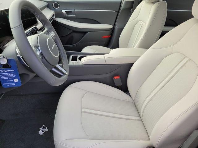 New 2026 White Hyundai SEL image 15