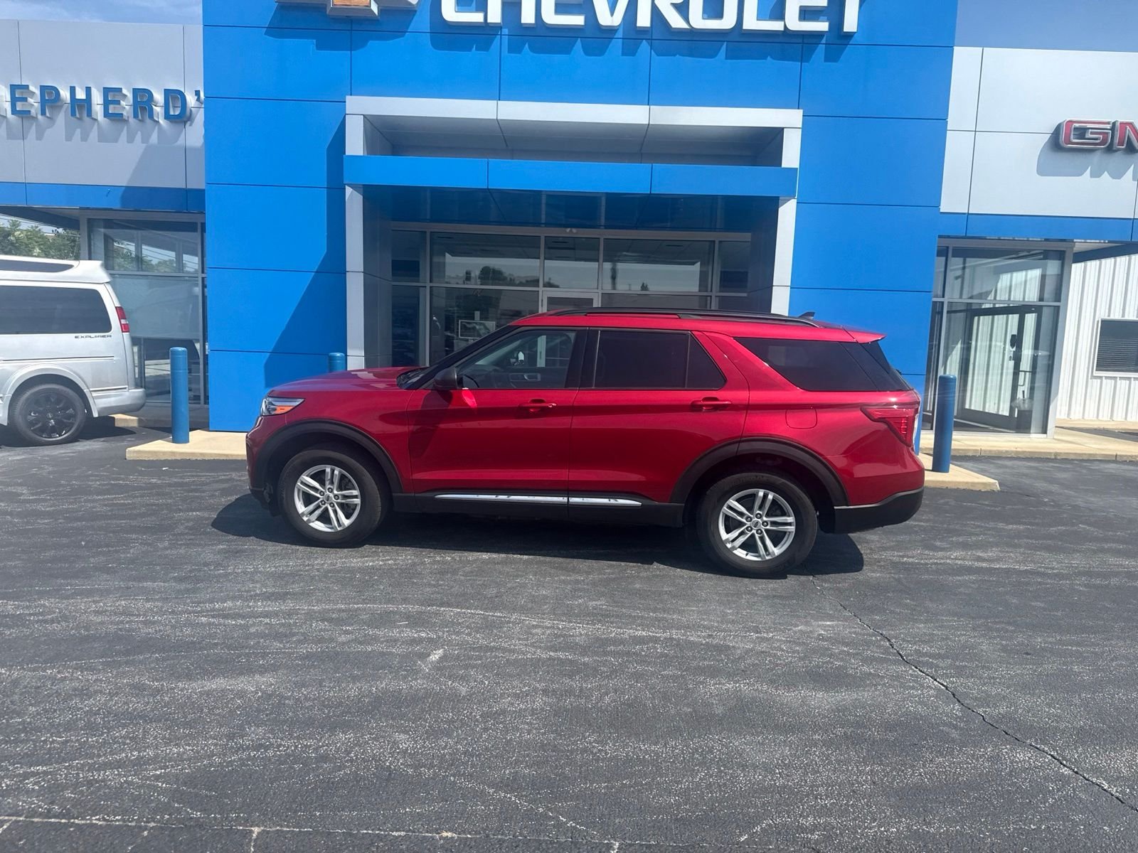 Used 2024 Red Ford XLT image 4