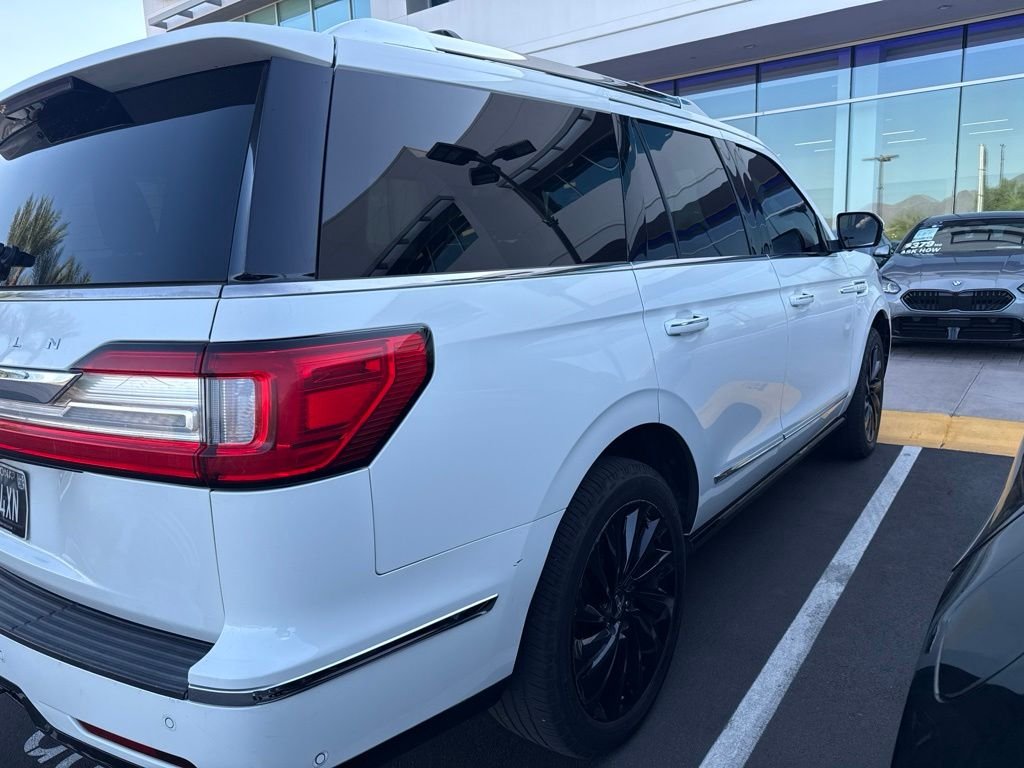 Used 2021 White Lincoln Reserve image 6